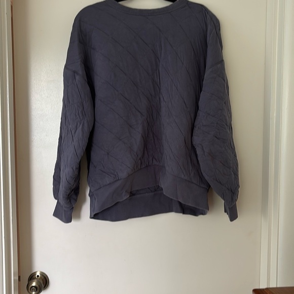 Universal Thread Charcoal Quilted Top - Picture 1 of 3
